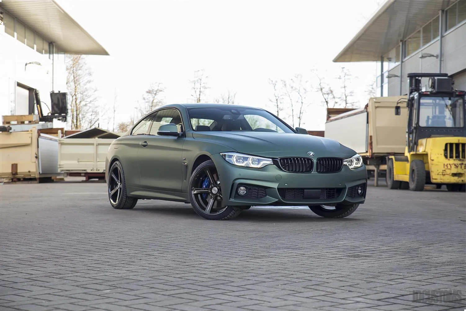 50031 bmw 440i diecast features