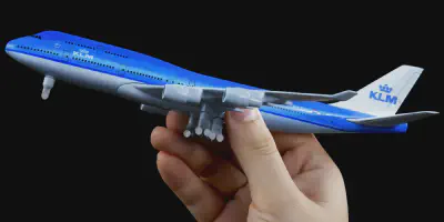 /img/50033-diecast-airplane-display.webp