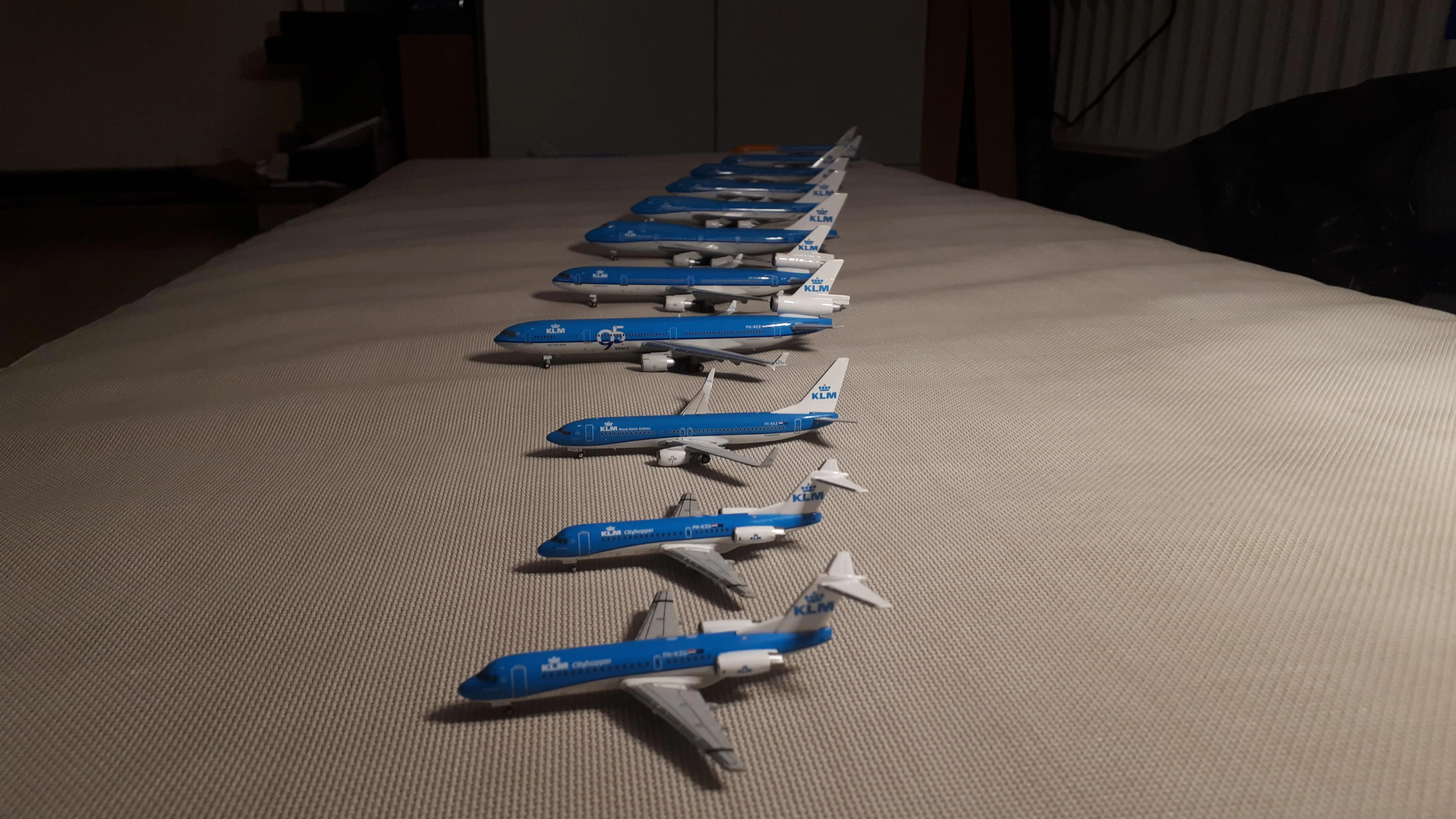 50033 klm boeing 787 diecast