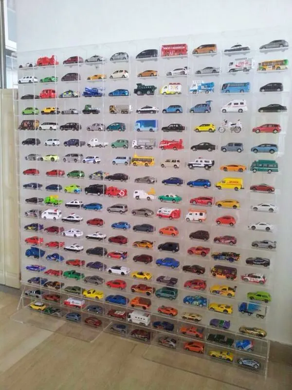 50045 taking photos of diecast