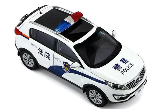 /img/50052-kia-sportage-diecast-model-display.webp