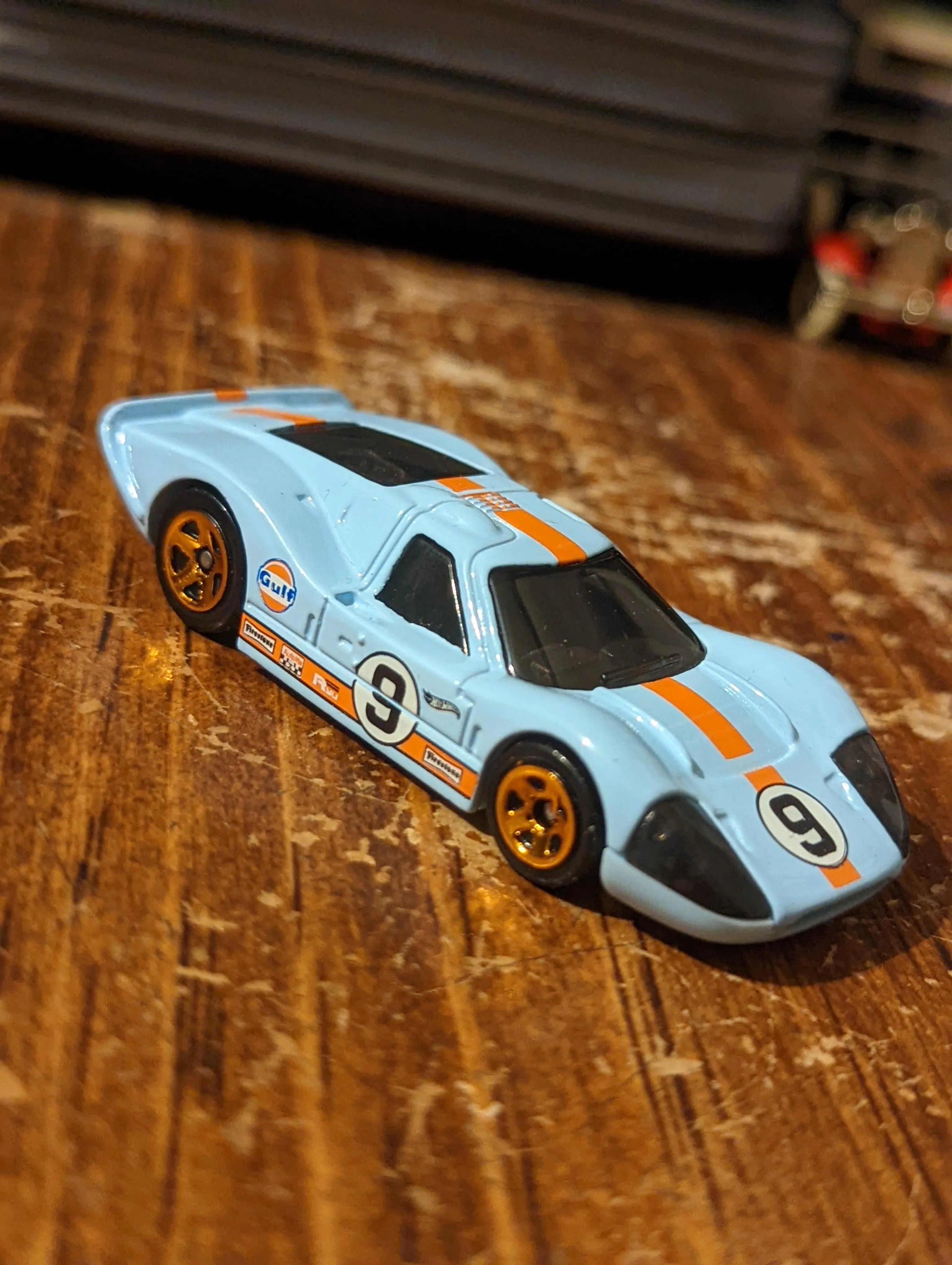 /img/50077-ford-gt40-diecast-car-8.webp