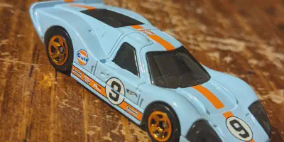 /img/50077-ford-gt40-diecast-car-8.webp