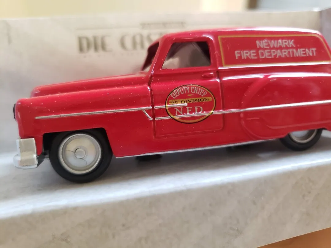 /img/50084-rosenbauer-fire-truck-diecast.webp