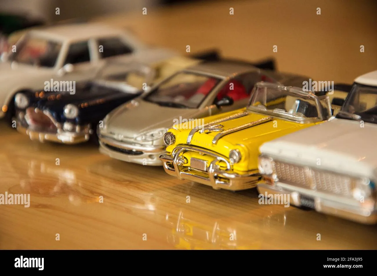 /img/50098-aston-martin-db5-diecast.webp