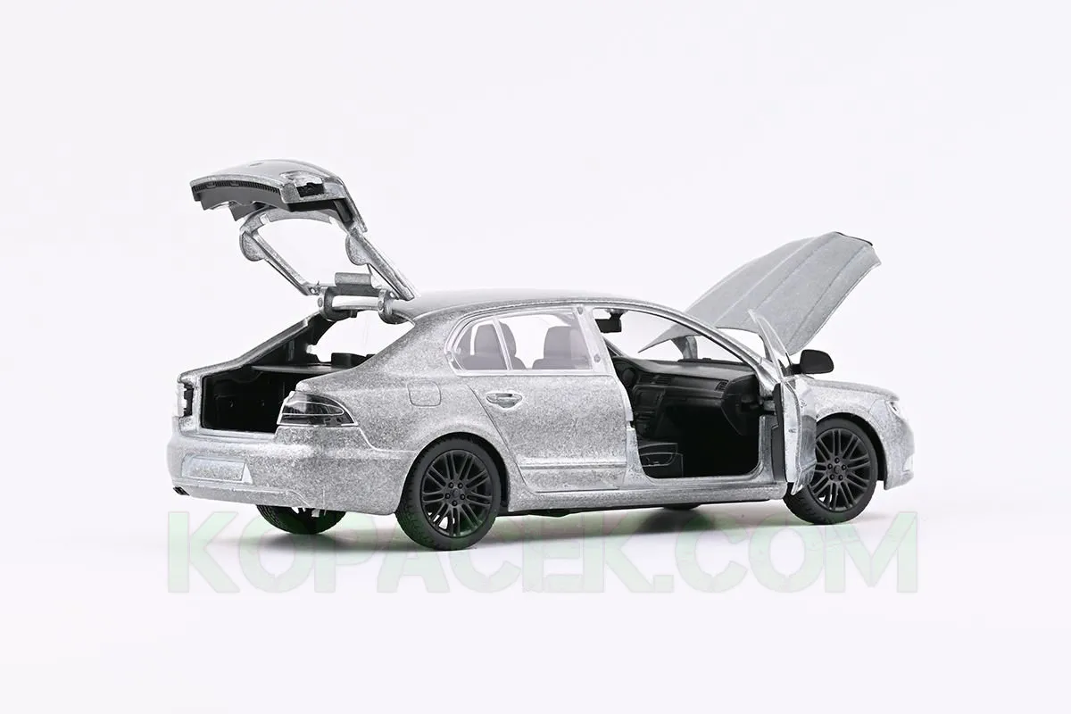 /img/50138-skoda-superb-diecast-display.webp