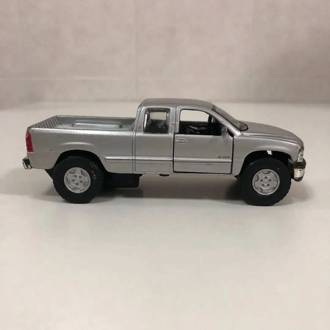 50145 diecast silverado buying guide