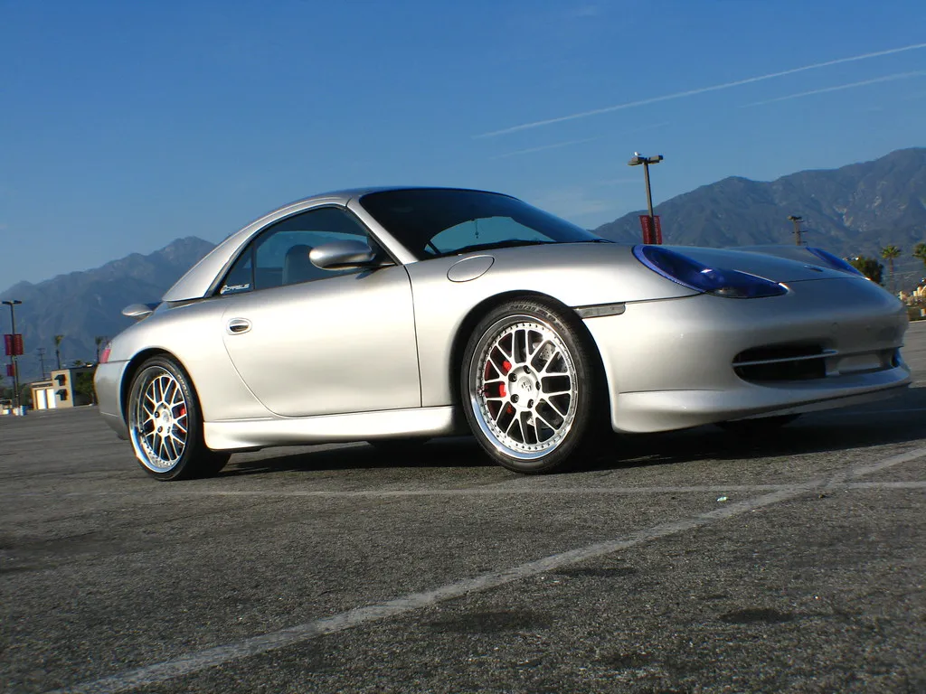 50149 996 diecast model close up