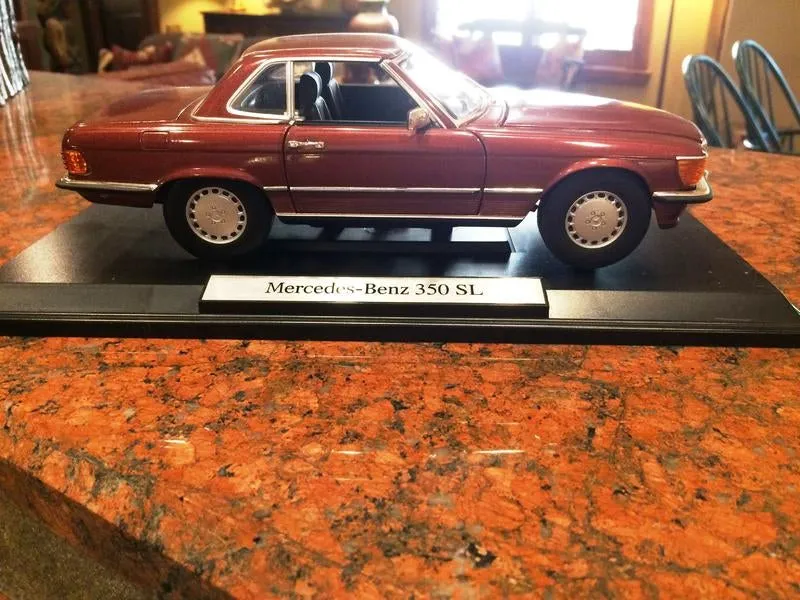 50223 mercedes 560sl diecast model 1
