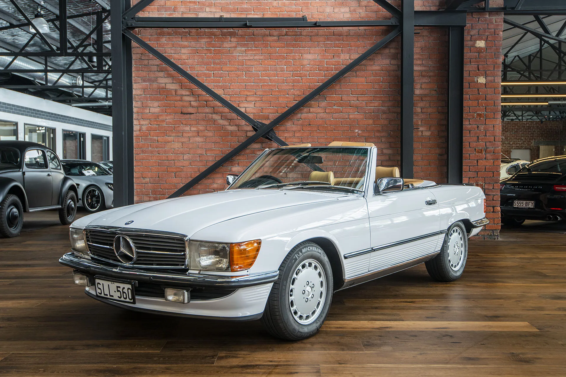 50223 mercedes 560sl diecast model 4