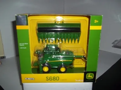 /img/50234-diecast-combine-display.webp