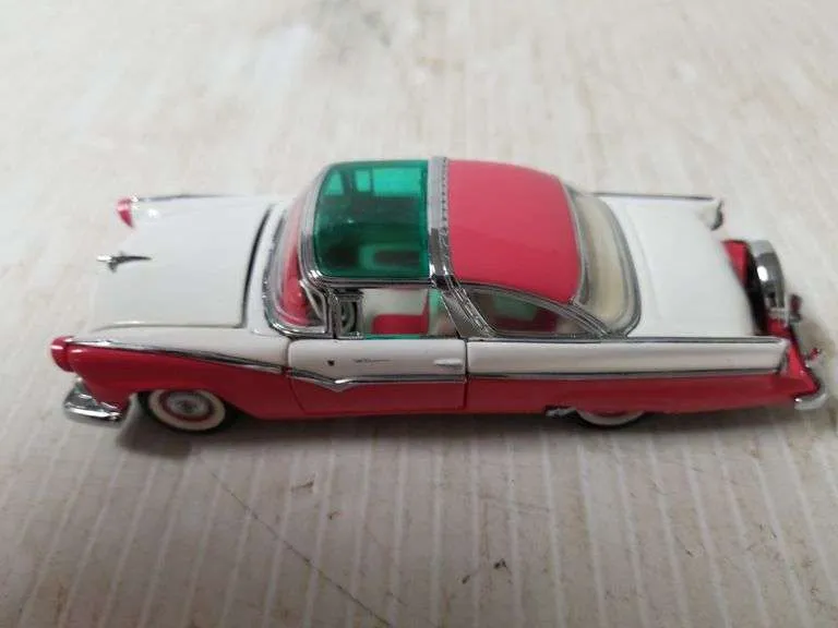 /img/50256-1955-ford-crown-victoria-diecast-models-collection.webp