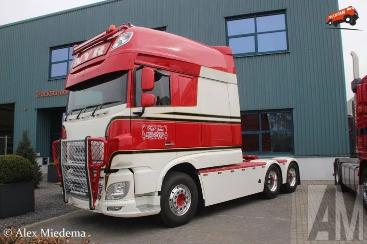 50294 cabover truck features