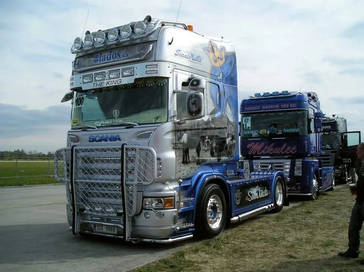 /img/50294-cabover-truck-retailers.webp