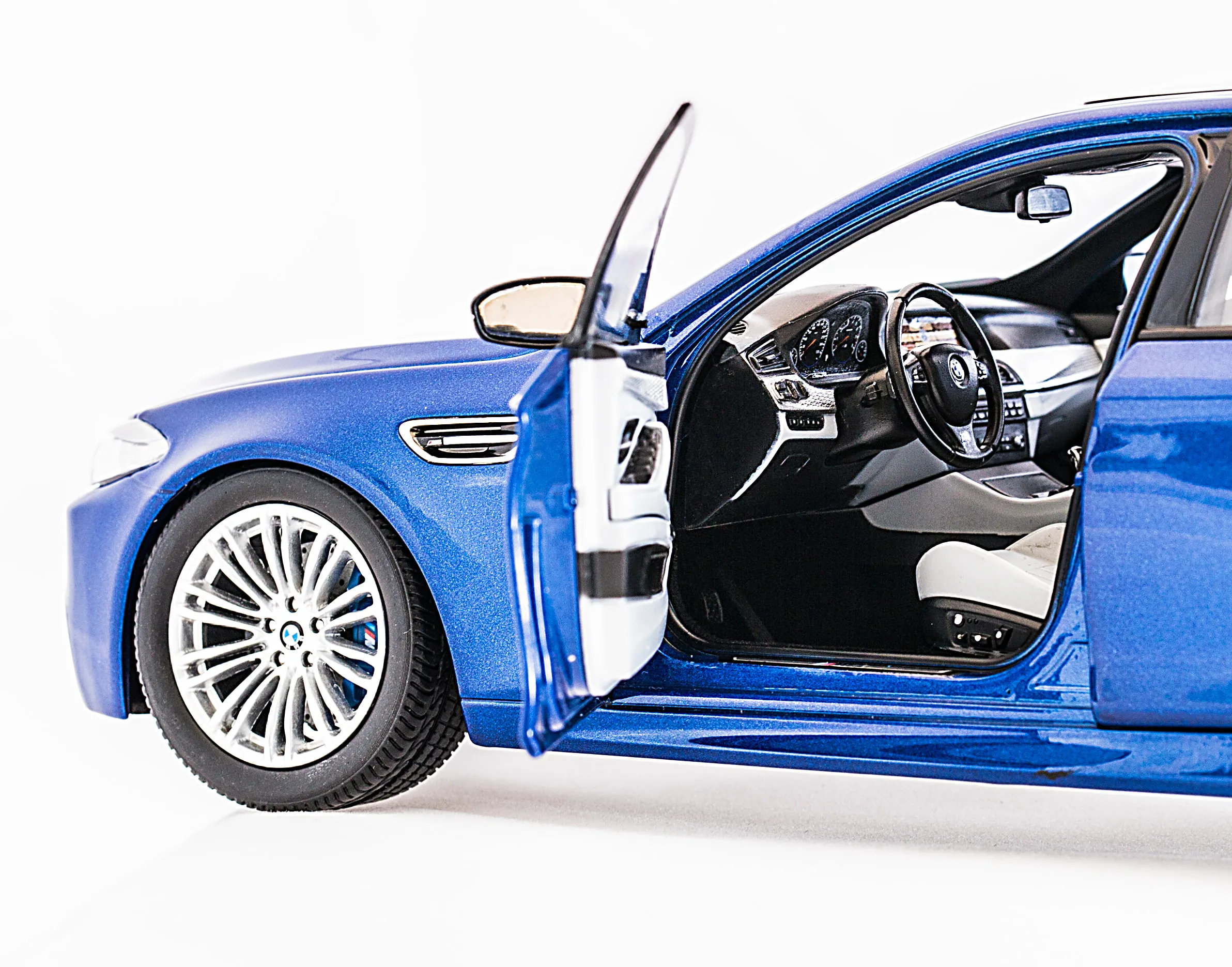 50299 bmw f10 diecast models